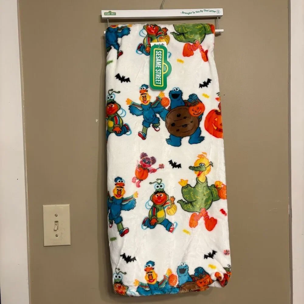 Sesame Street Halloween 50x60” Throw Blanket Elmo Cookie Monster Big Bird NWT